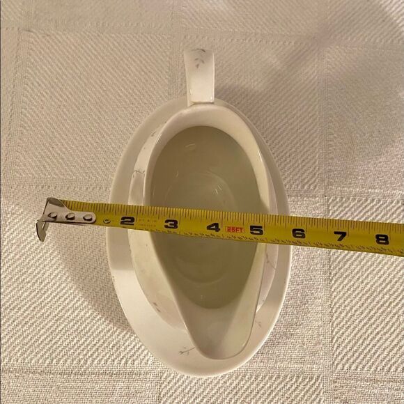 Royal Doulton Greenbrier Gravy Boat With Attached Underplate Made in England EVC - Picture 9 of 11